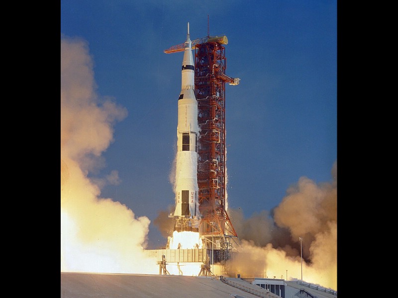 壁纸800x600One Giant Leap for Mankind  Apollo 11 Launch 1969年7月16日火箭发射壁纸 阿波罗11号登月40周年纪念壁纸壁纸 阿波罗11号登月40周年纪念壁纸图片 阿波罗11号登月40周年纪念壁纸素材 人文壁纸 人文图库 人文图片素材桌面壁纸