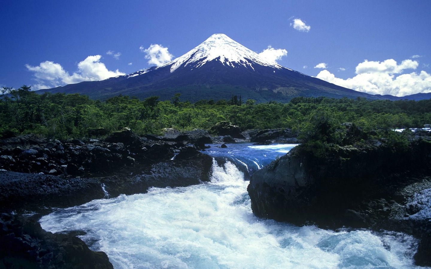 壁纸1440x900智利 奥索尔诺火山壁纸壁纸 地球瑰宝自然风景精选 第八辑壁纸 地球瑰宝自然风景精选 第八辑图片 地球瑰宝自然风景精选 第八辑素材 风景壁纸 风景图库 风景图片素材桌面壁纸