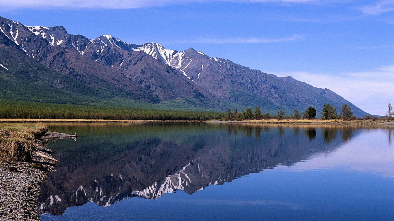 壁纸1366x768世界旅游名胜之旅 欧洲篇 俄罗斯 西伯利亚的贝加尔湖图片 Russia View of Baikal Lake with Sayan Mountain Range Siberia壁纸 世界旅游名胜之旅欧洲篇壁纸 世界旅游名胜之旅欧洲篇图片 世界旅游名胜之旅欧洲篇素材 风景壁纸 风景图库 风景图片素材桌面壁纸