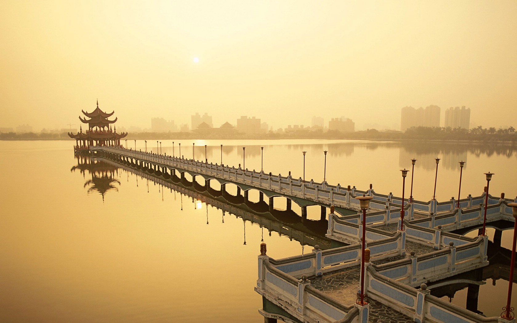 壁纸1680x1050Windows 7世界名胜高清壁纸 亚洲篇 台湾高雄 莲池潭 Lotus Lake in Kaohsiung Taiwan壁纸 Windows 7世界名胜高清壁纸亚洲篇壁纸 Windows 7世界名胜高清壁纸亚洲篇图片 Windows 7世界名胜高清壁纸亚洲篇素材 风景壁纸 风景图库 风景图片素材桌面壁纸