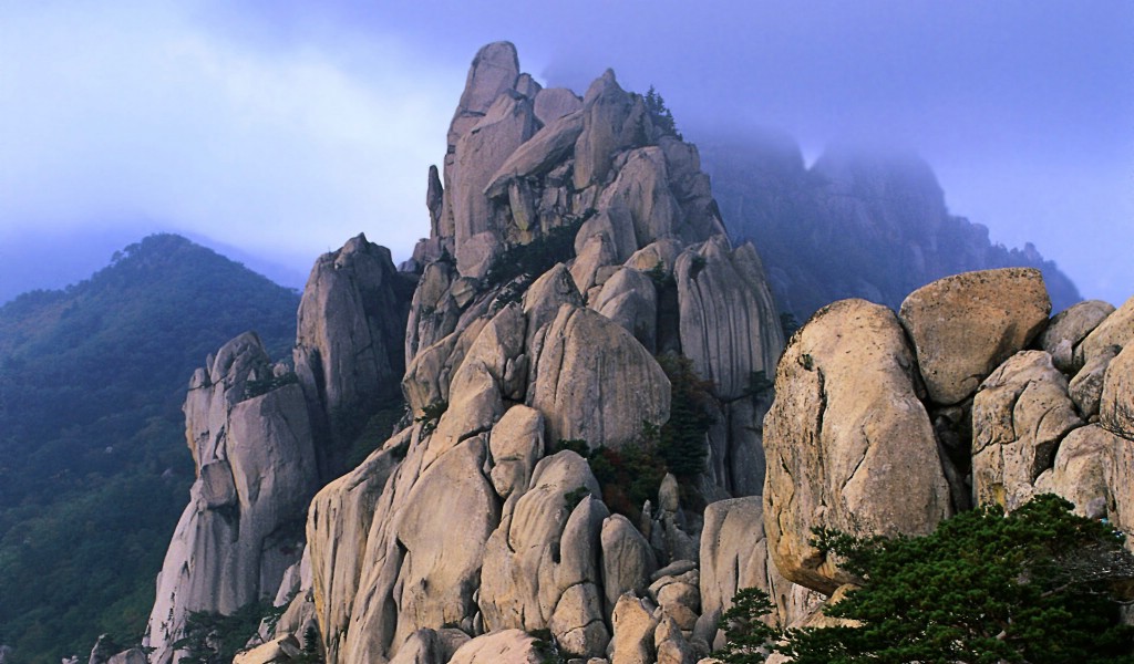 壁纸1024x600Windows 7世界名胜高清壁纸 亚洲篇 韩国 雪岳山的蔚山岩 Ulsan Rock in Sorak Mountains Korea壁纸 Windows 7世界名胜高清壁纸亚洲篇壁纸 Windows 7世界名胜高清壁纸亚洲篇图片 Windows 7世界名胜高清壁纸亚洲篇素材 风景壁纸 风景图库 风景图片素材桌面壁纸