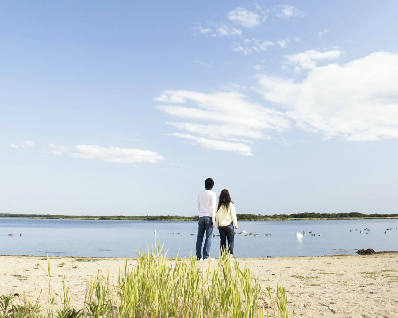 壁纸1280x1024 夏日休闲 甜蜜情侣图片壁纸 夏日休闲与阳光海滩壁纸 夏日休闲与阳光海滩图片 夏日休闲与阳光海滩素材 风景壁纸 风景图库 风景图片素材桌面壁纸