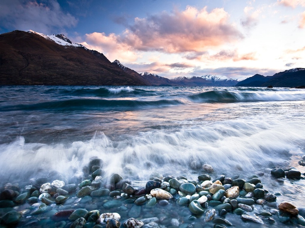 壁纸1024x768 新西兰 海上日落 新西兰皇后镇 Sunset near Queenstown New Zealand壁纸 新西兰的山水如画壁纸壁纸 新西兰的山水如画壁纸图片 新西兰的山水如画壁纸素材 风景壁纸 风景图库 风景图片素材桌面壁纸