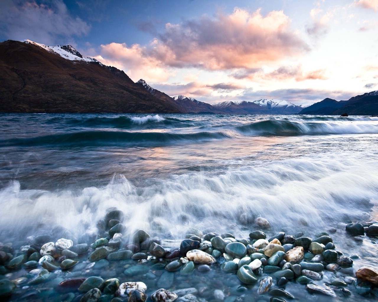 壁纸1280x1024 新西兰 海上日落 新西兰皇后镇 Sunset near Queenstown New Zealand壁纸 新西兰的山水如画壁纸壁纸 新西兰的山水如画壁纸图片 新西兰的山水如画壁纸素材 风景壁纸 风景图库 风景图片素材桌面壁纸