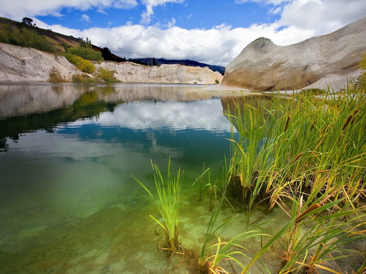 壁纸1400x1050 新西兰 山峰上的湖泊 新西兰皇后镇 Queenstown New Zealand壁纸 新西兰的山水如画壁纸壁纸 新西兰的山水如画壁纸图片 新西兰的山水如画壁纸素材 风景壁纸 风景图库 风景图片素材桌面壁纸