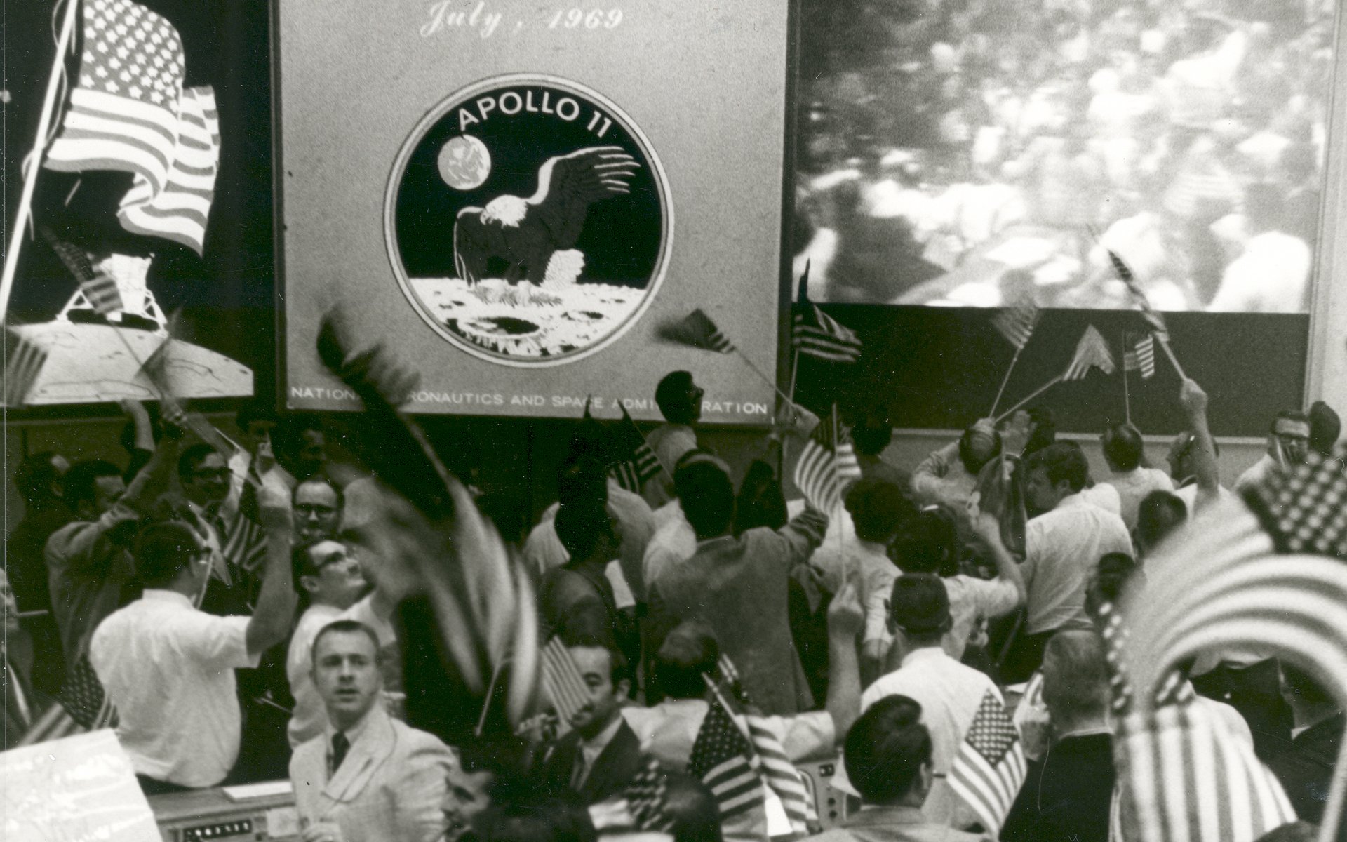 壁纸1920x1200One Giant Leap for Mankind  Mission Control Celebrates After Conclusion of the Apollo 11 Lunar 登月任务结束后的欢庆壁纸 阿波罗11号登月40周年纪念壁纸壁纸 阿波罗11号登月40周年纪念壁纸图片 阿波罗11号登月40周年纪念壁纸素材 人文壁纸 人文图库 人文图片素材桌面壁纸