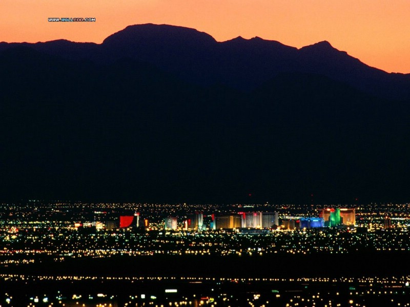 壁纸800x600 美国拉斯维加斯夜景 Distant View Las Vegas Nevada壁纸 世界都市夜景壁纸 世界都市夜景图片 世界都市夜景素材 人文壁纸 人文图库 人文图片素材桌面壁纸