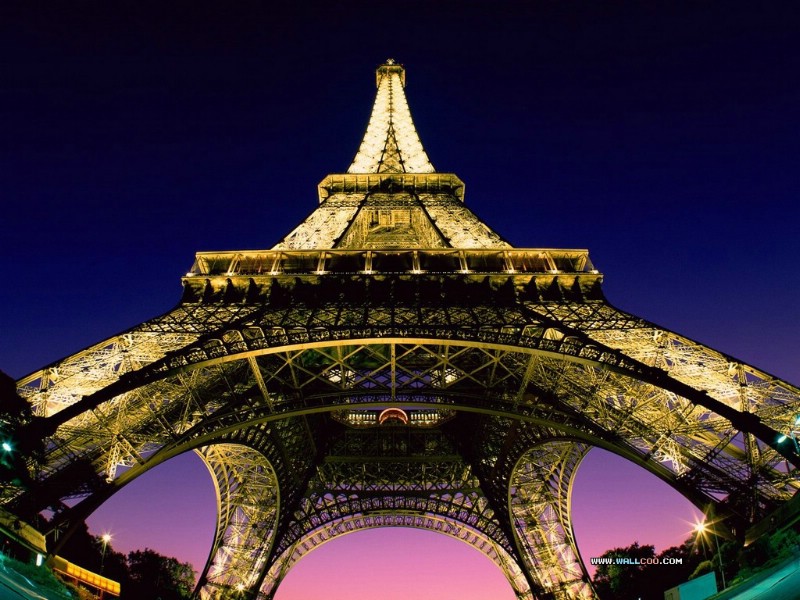 壁纸800x600 艾菲尔铁塔夜景 Beneath the Eiffel Tower Paris France壁纸 世界都市夜景壁纸 世界都市夜景图片 世界都市夜景素材 人文壁纸 人文图库 人文图片素材桌面壁纸