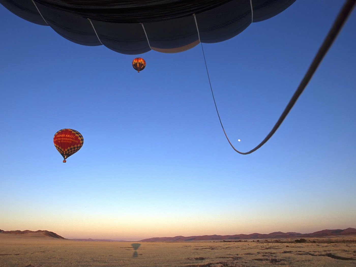 壁纸1400x1050文化之旅 地理人文景观壁纸精选 第二辑 Hot Air Balloons Take Off at Sunrise Namib Desert Namibia 纳米比亚 纳米比沙漠热气球图片壁纸壁纸 文化之旅地理人文景观壁纸精选 第二辑壁纸 文化之旅地理人文景观壁纸精选 第二辑图片 文化之旅地理人文景观壁纸精选 第二辑素材 人文壁纸 人文图库 人文图片素材桌面壁纸