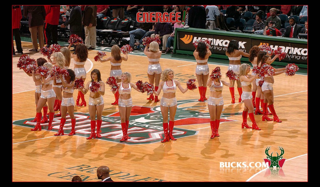 壁纸1024x600NBA壁纸  雄鹿队篮球宝贝壁纸 Milwaukee Bucks Dancer Official Wallpapers壁纸 密尔沃基雄鹿队官方桌面壁纸壁纸 密尔沃基雄鹿队官方桌面壁纸图片 密尔沃基雄鹿队官方桌面壁纸素材 体育壁纸 体育图库 体育图片素材桌面壁纸